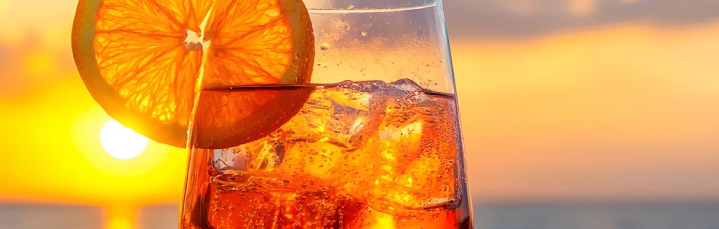 Aperol Spritz im Sonnenuntergang